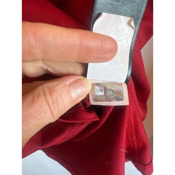 The North Face Top Womens XS
Extra Small Ruby Mesh Back Thumnholes Long Sleeve - Picture 8 of 12